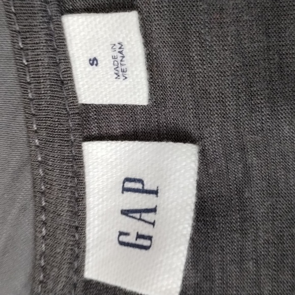 Gap gray sleeveless flowy scoop neck top Sz S Gorgeous design - Picture 9 of 10